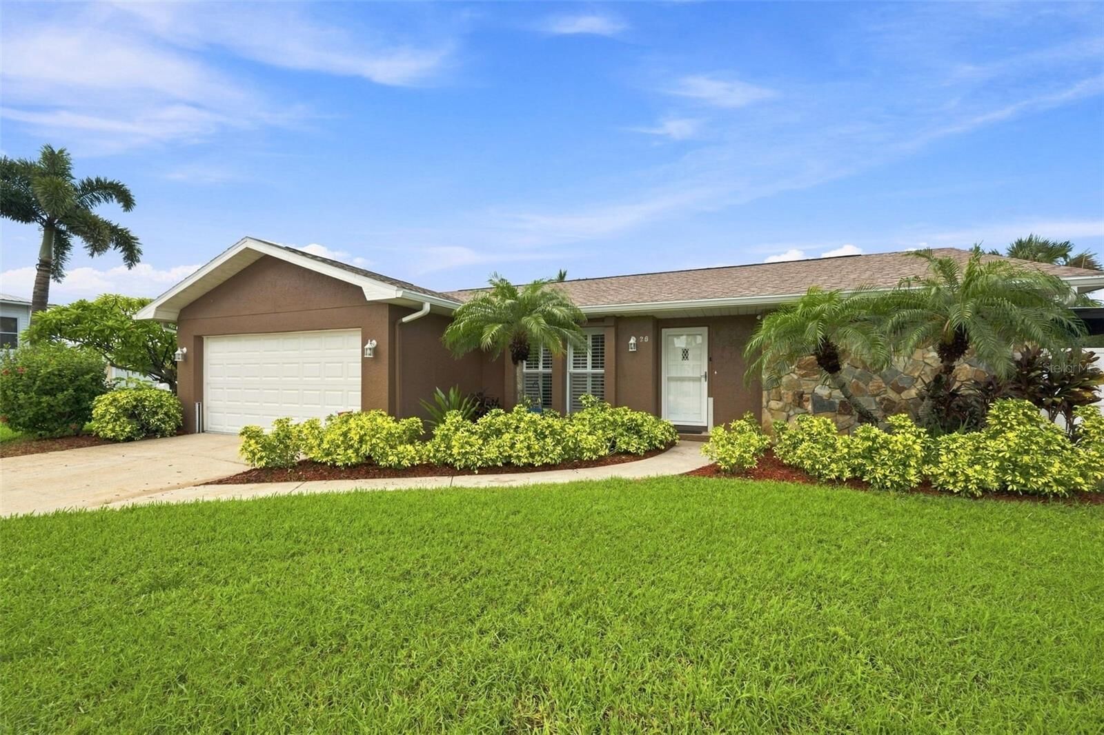 Property Photo: 28 Wall Terrace FL 33708
