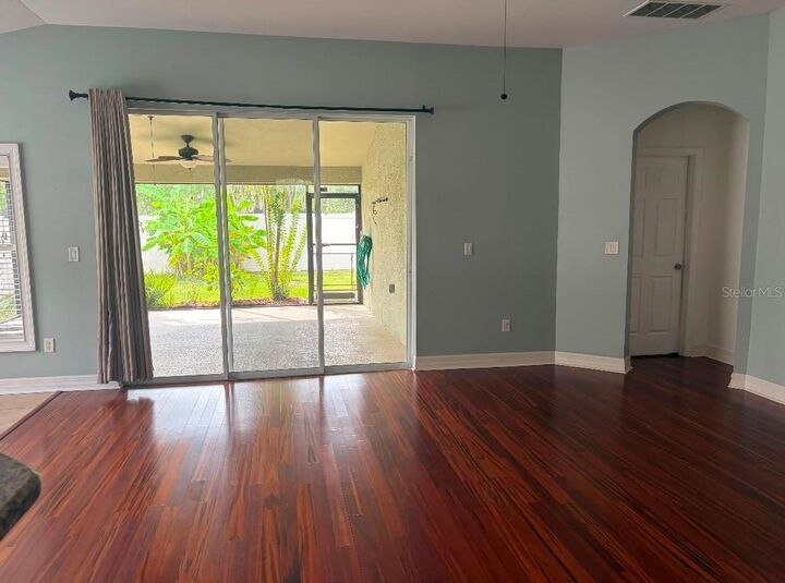 Property Photo: 11122 Ancient Futures Drive FL 33647