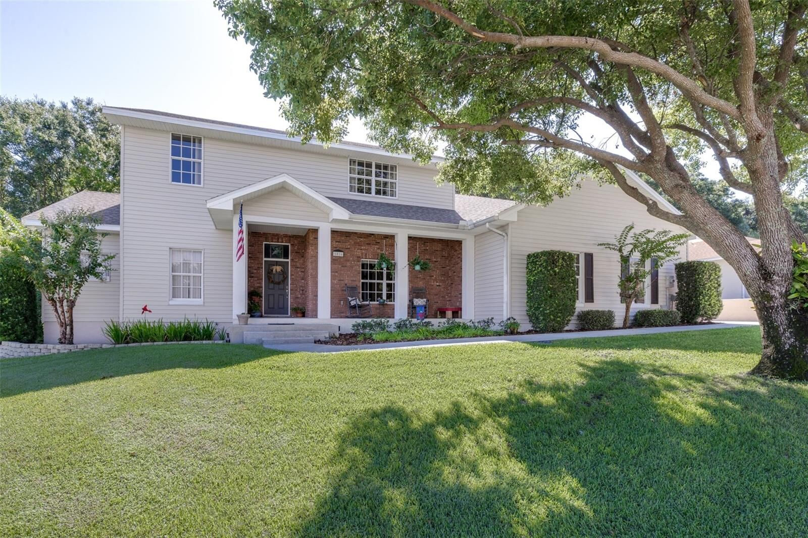 Property Photo:  1016 S Lake Mariam Drive  FL 33884 
