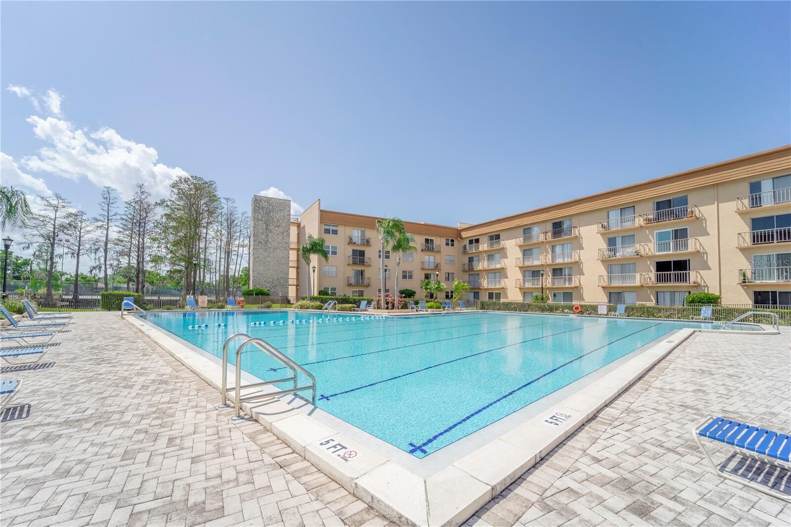 Property Photo: 5820 N Church Avenue 422 FL 33614