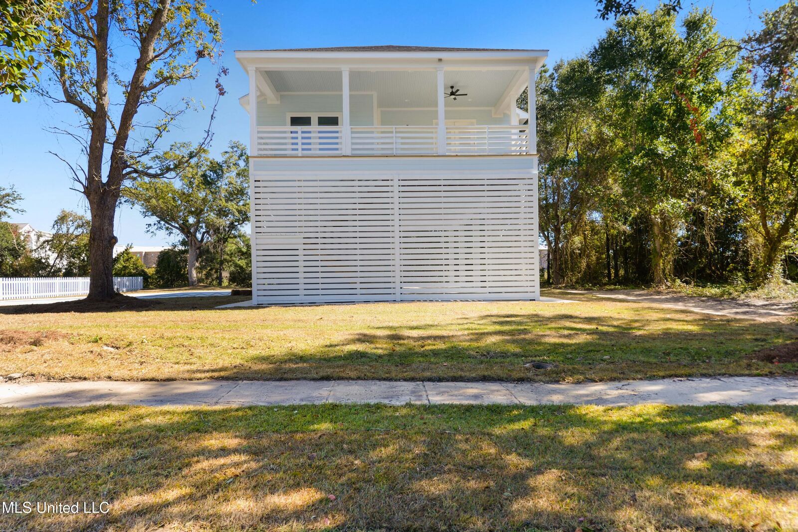 Property Photo:  124 Holiday Avenue  MS 39571 