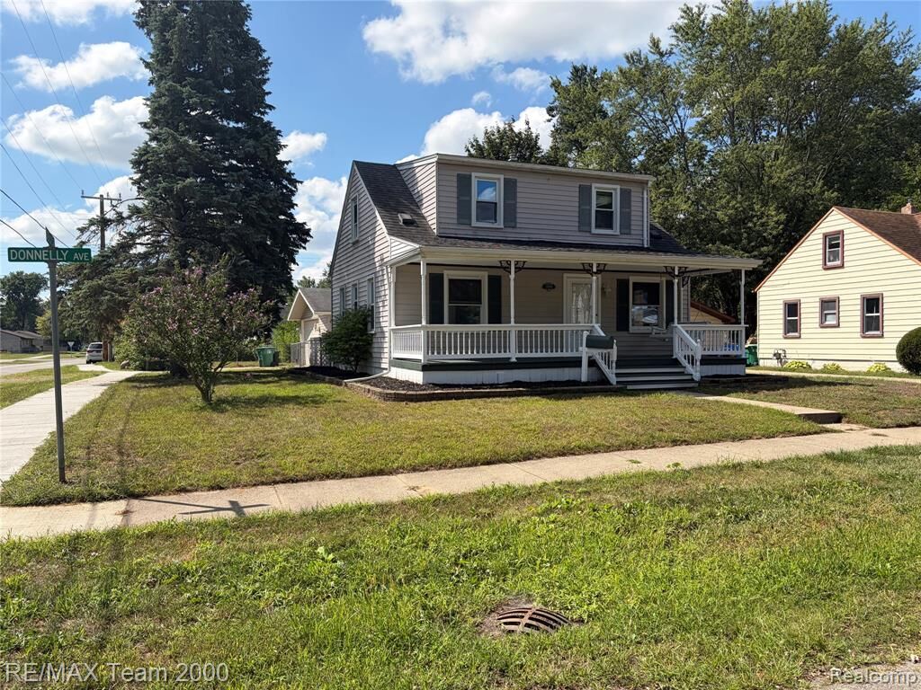 Property Photo: 32609 Donnelly Street MI 48135 1256