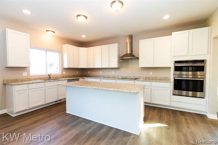 Property Photo: 34607 John Bartley Circle MI 48310