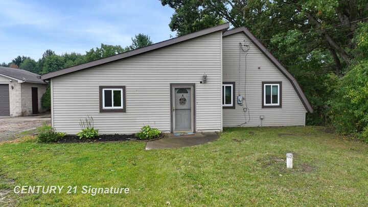 Property Photo: 5249 W Dodge Road MI 48420