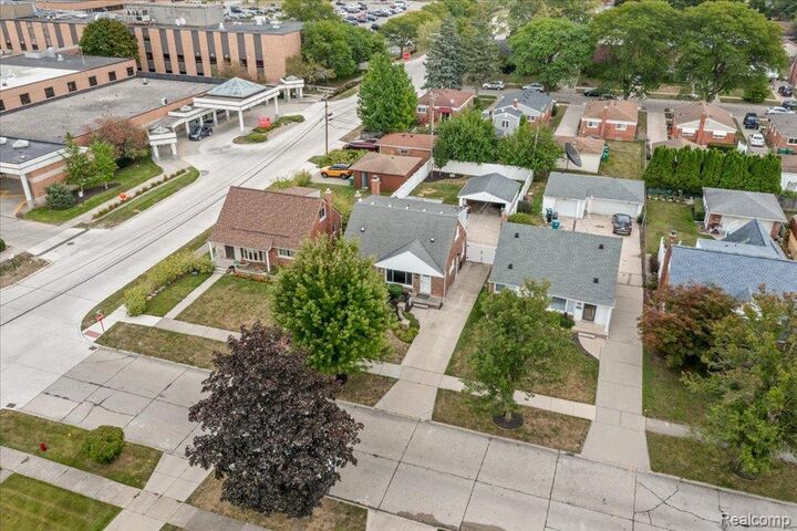 Property Photo: 6148 Cardwell Street MI 48135 2503
