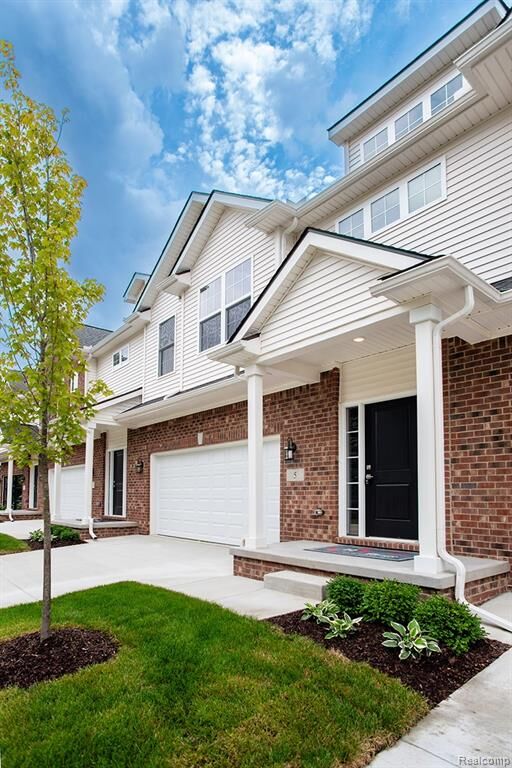 Property Photo: 5 Grandview Circle 70 MI 48386 2483