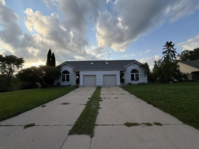 Property Photo: 885 S Imperial Dr WI 53029