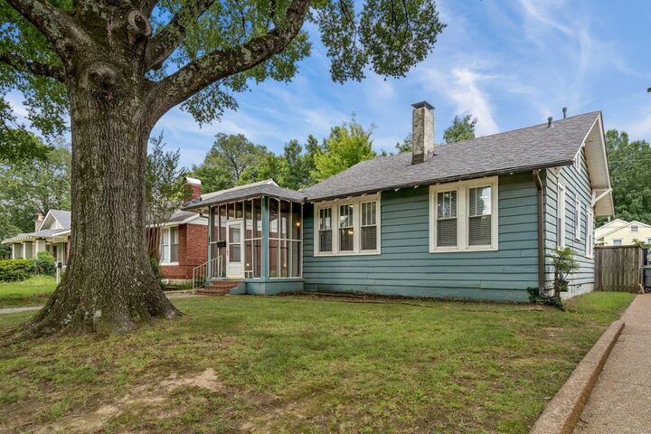 Property Photo:  2095 Washington Ave  TN 38104 