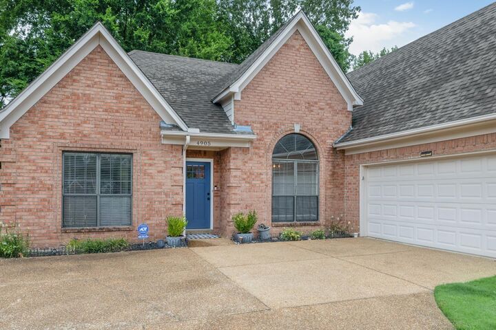 Property Photo: 4905 Springtree Dr TN 38002