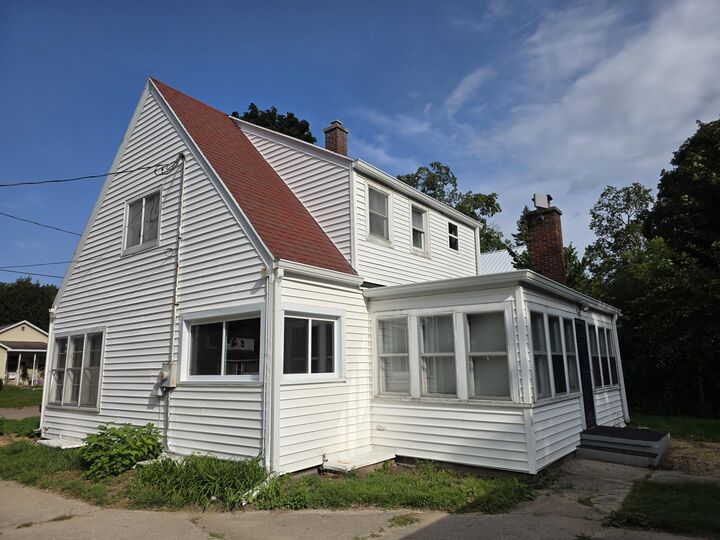 Property Photo:  224 N Clinton Street  MI 48813 