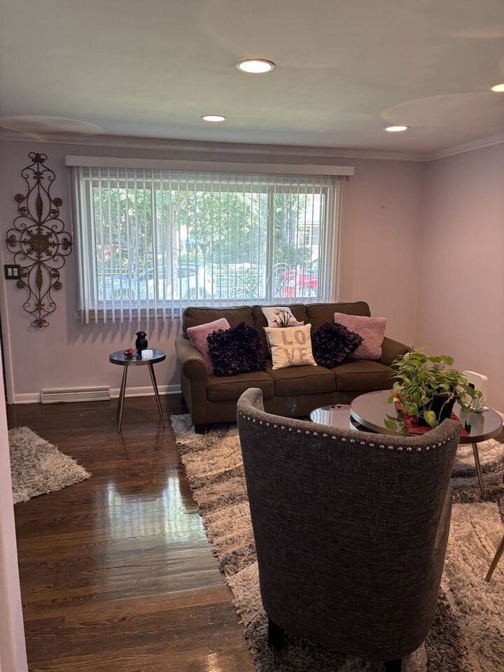 Property Photo:  1742 Brown Avenue  IL 60201 