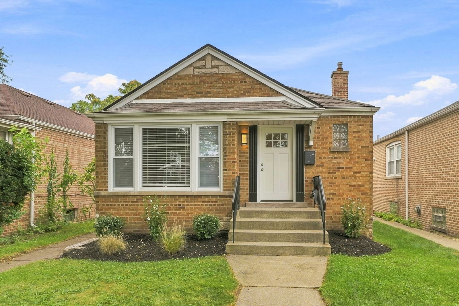 Property Photo: 8550 S Jeffery Boulevard IL 60617