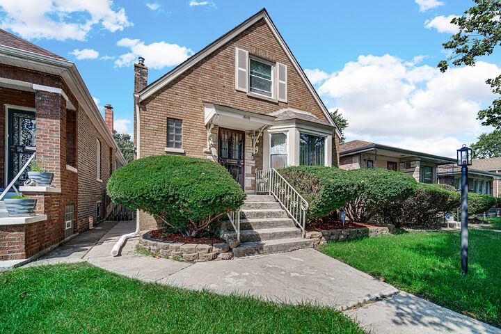 Property Photo:  8610 S Vernon Avenue  IL 60619 