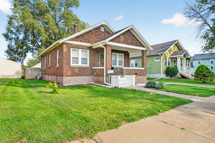 Property Photo: 823 Pershing Boulevard IA 52732