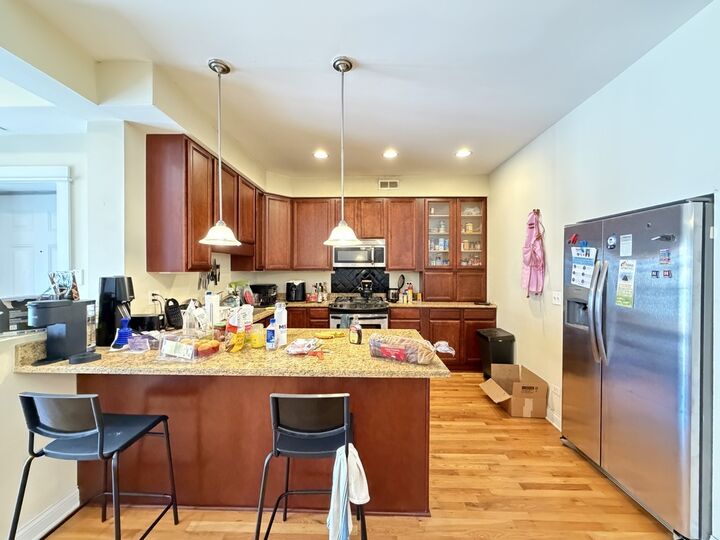 Property Photo:  1524 W Birchwood Avenue 2  IL 60626 
