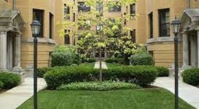 Property Photo:  2426 N Sawyer Avenue 1E  IL 60647 