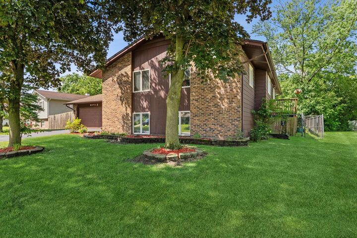 Property Photo:  6702 Pershing Court  IL 60517 