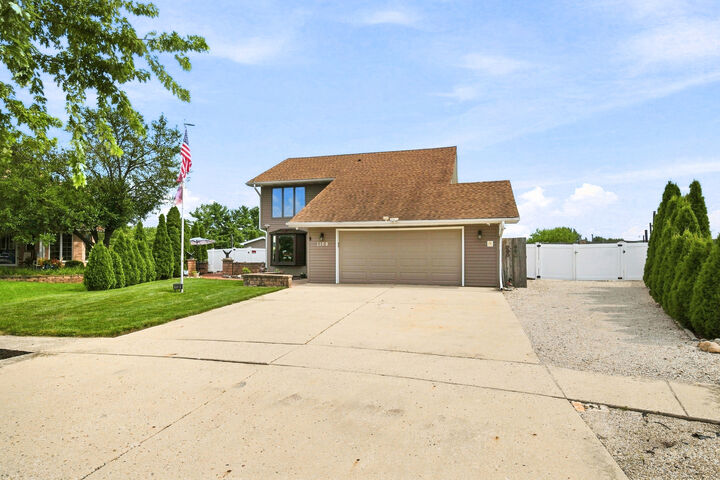 Property Photo:  1109 Home Court  IL 60404 