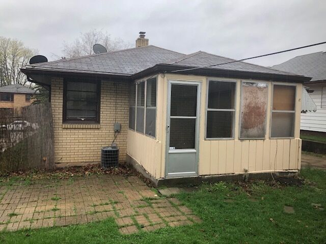 Property Photo: 2320 13th Avenue IL 61104