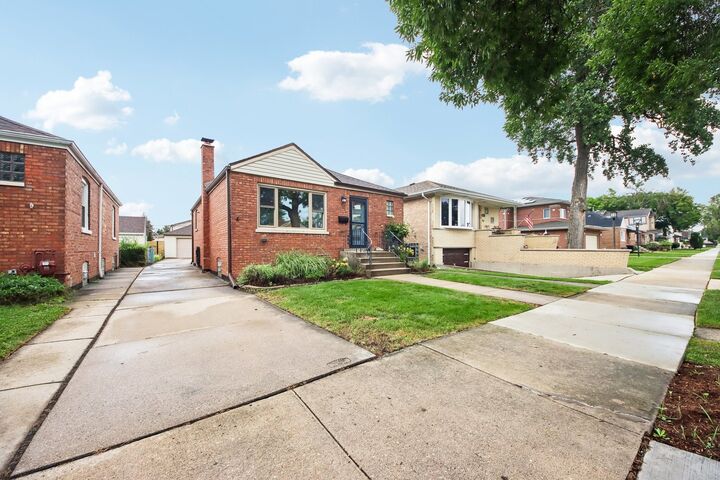 Property Photo:  5724 S Sayre Avenue  IL 60638 