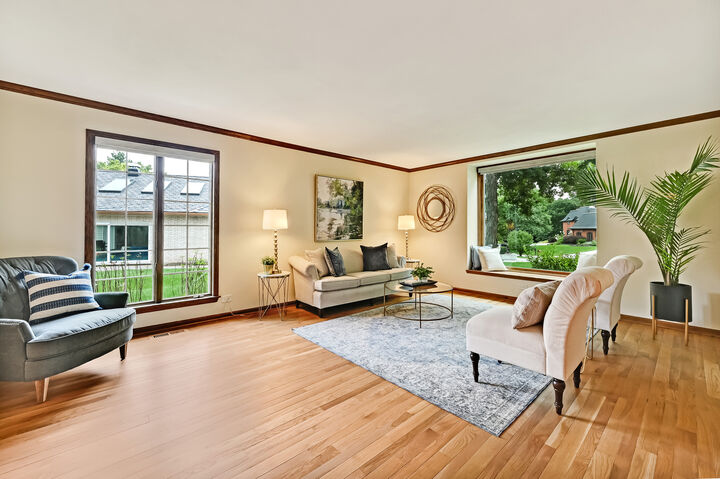 Property Photo:  5 Regent Court  IL 60527 