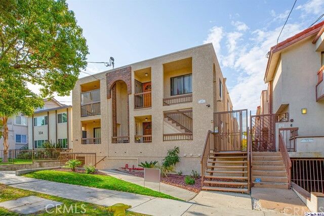 Property Photo:  330 Cameron Place 2  CA 91207 
