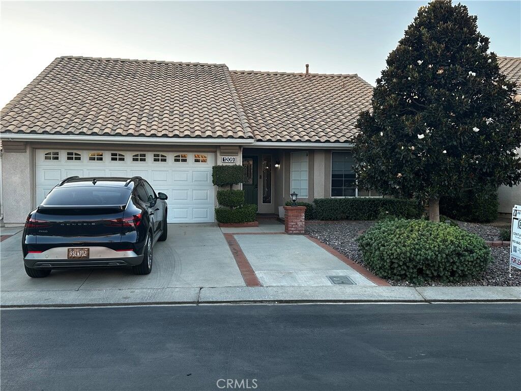 Property Photo: 1209 Bel Air Court CA 92220