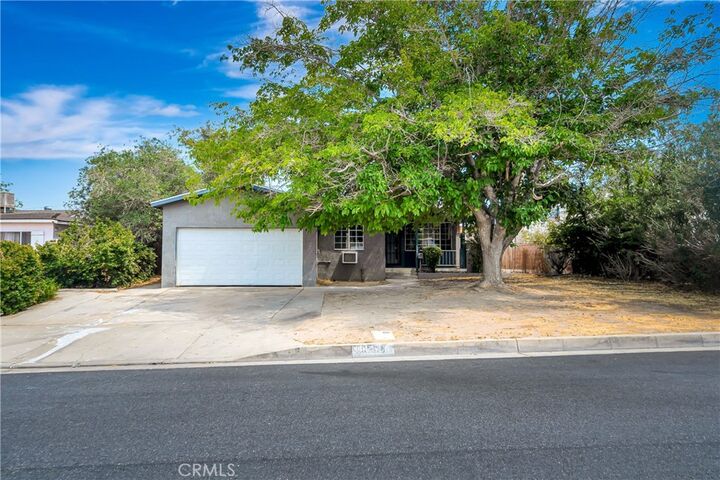 Property Photo:  44258 Foxton  CA 93535 