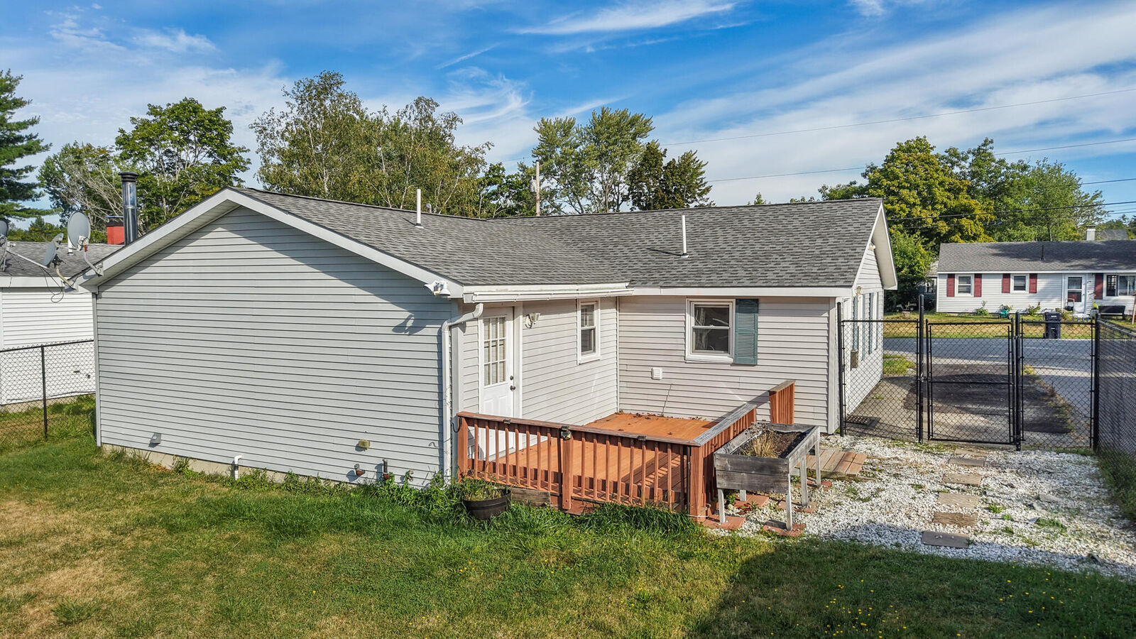 Property Photo:  126 Thornton Road  ME 04401 
