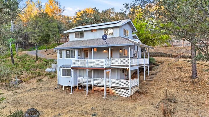 Property Photo: 11657 Deerlick Road CA 95975