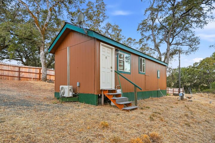 Property Photo:  11657 Deerlick Road  CA 95975 