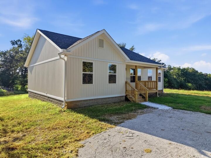 Property Photo: 13580 Old Kentucky Rd TN 38583