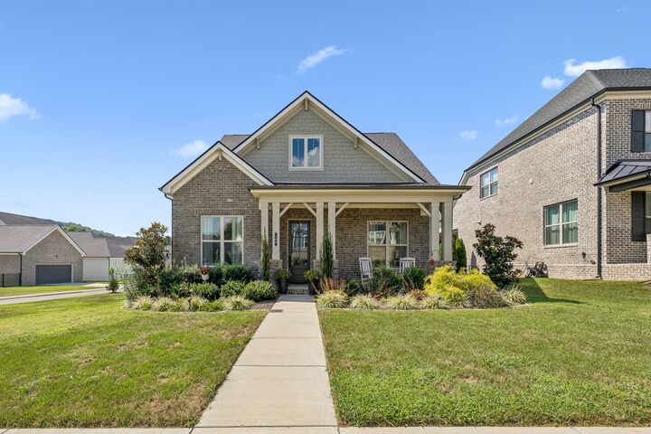 Property Photo:  102 Stonehaven Way  TN 37075 