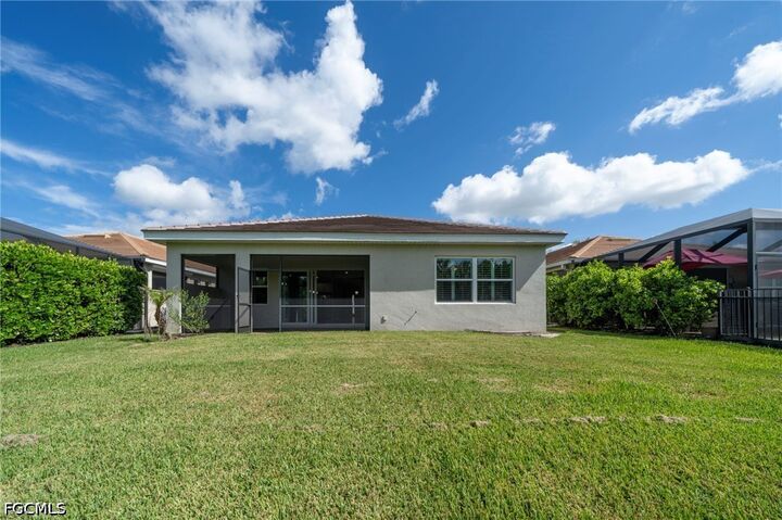 Property Photo:  8051 Venetian Pointe Drive  FL 33908 