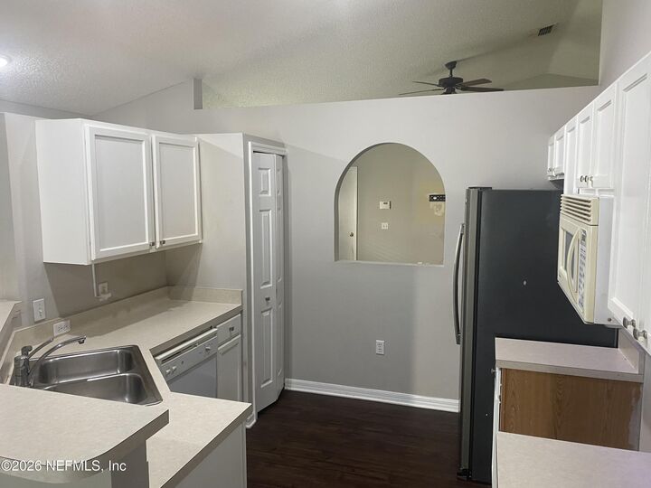 Property Photo: 6672 Gentle Oaks Drive W FL 32244