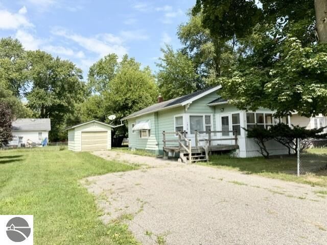 Property Photo: 1315 Plum MI 48801