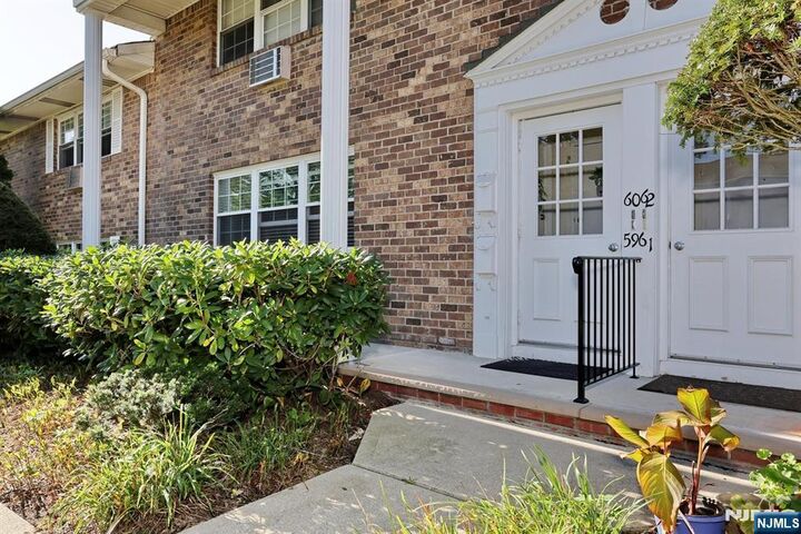 Property Photo:  66 S Franklin 59  NJ 07446 