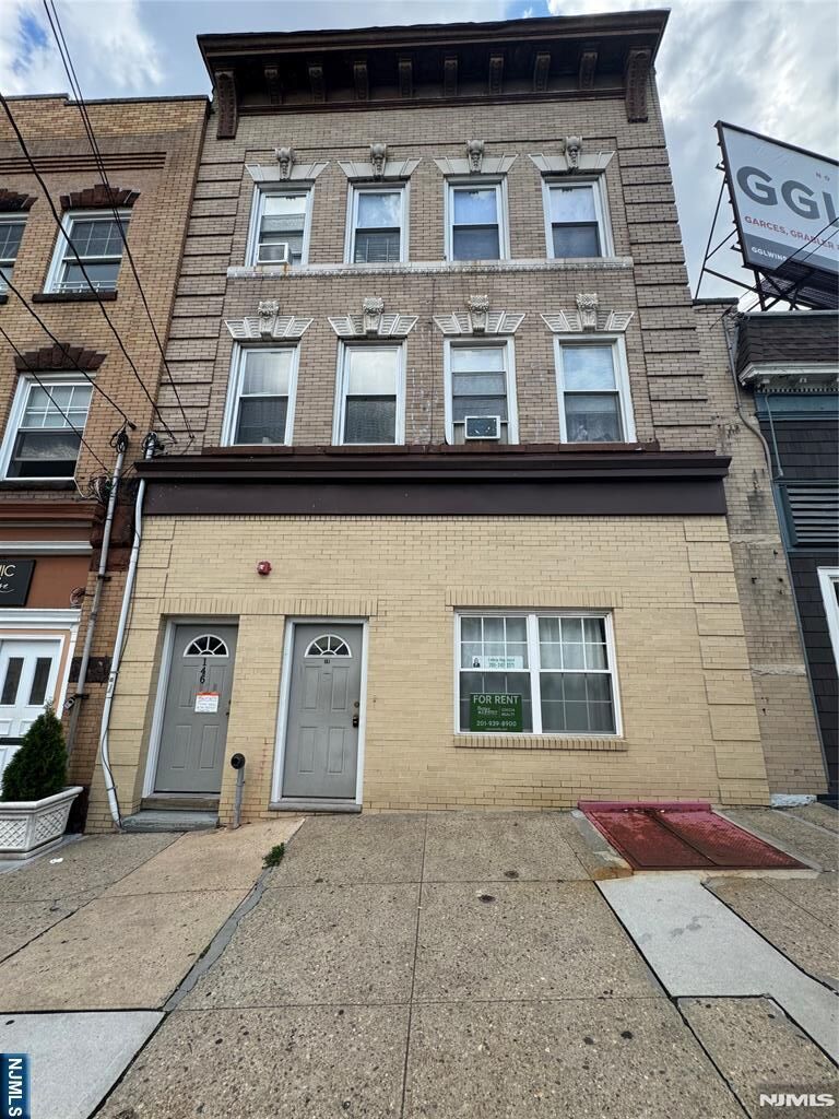 Property Photo:  146 Midland Avenue 1  NJ 07032 