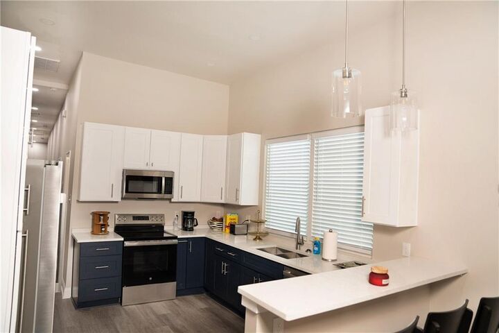 Property Photo: 2721 Iberville Street 2B LA 70119