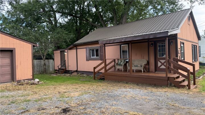 Property Photo: 480 N Leavitt Road OH 44430