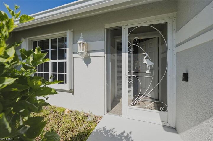Property Photo:  112 Bordeaux Ct  FL 34112 