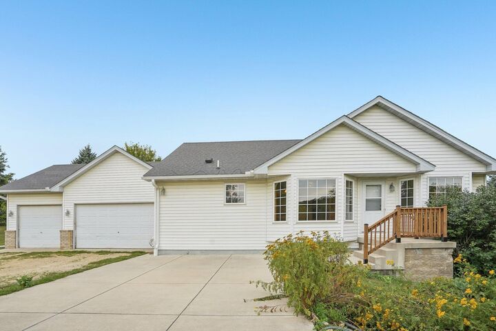 Property Photo:  31121 Idalia Avenue  MN 55057 