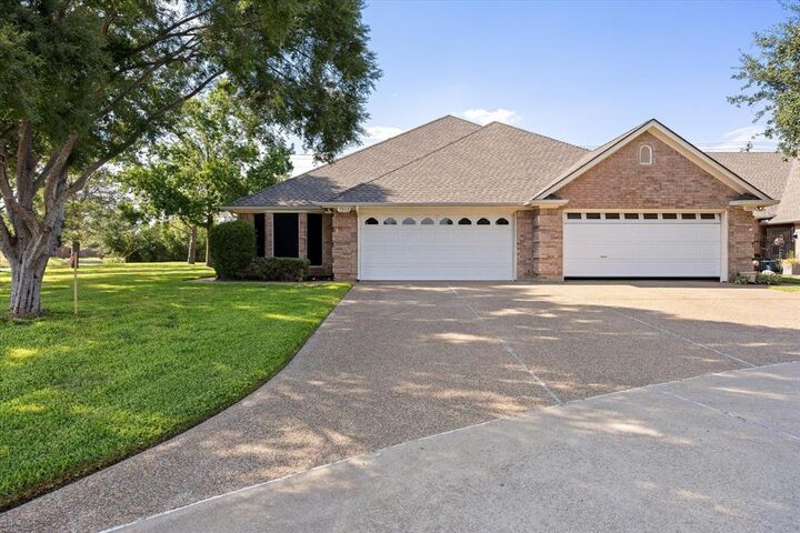 Property Photo:  1202 Henard Lane  TX 76048 