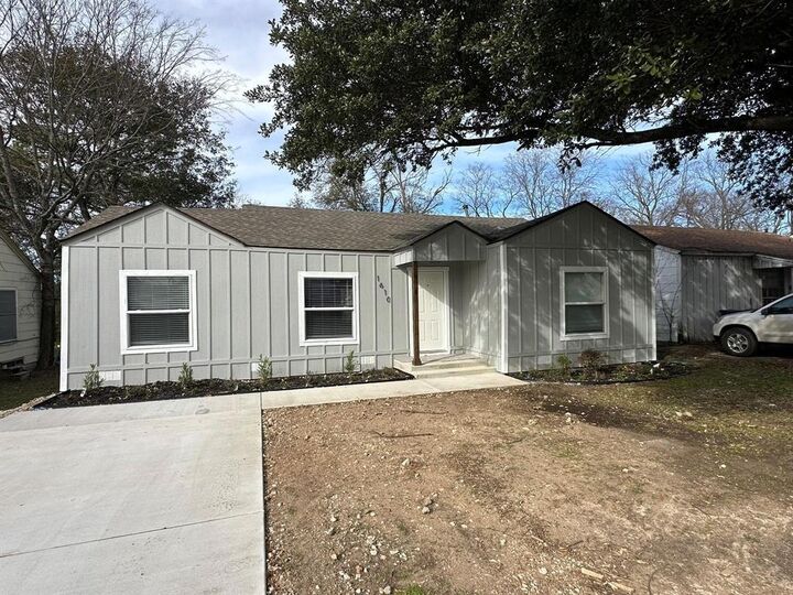 Property Photo: 1610 Cherry Avenue TX 75110