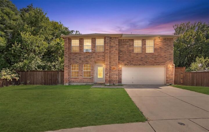 Property Photo: 6659 Leaning Oaks Street TX 75241