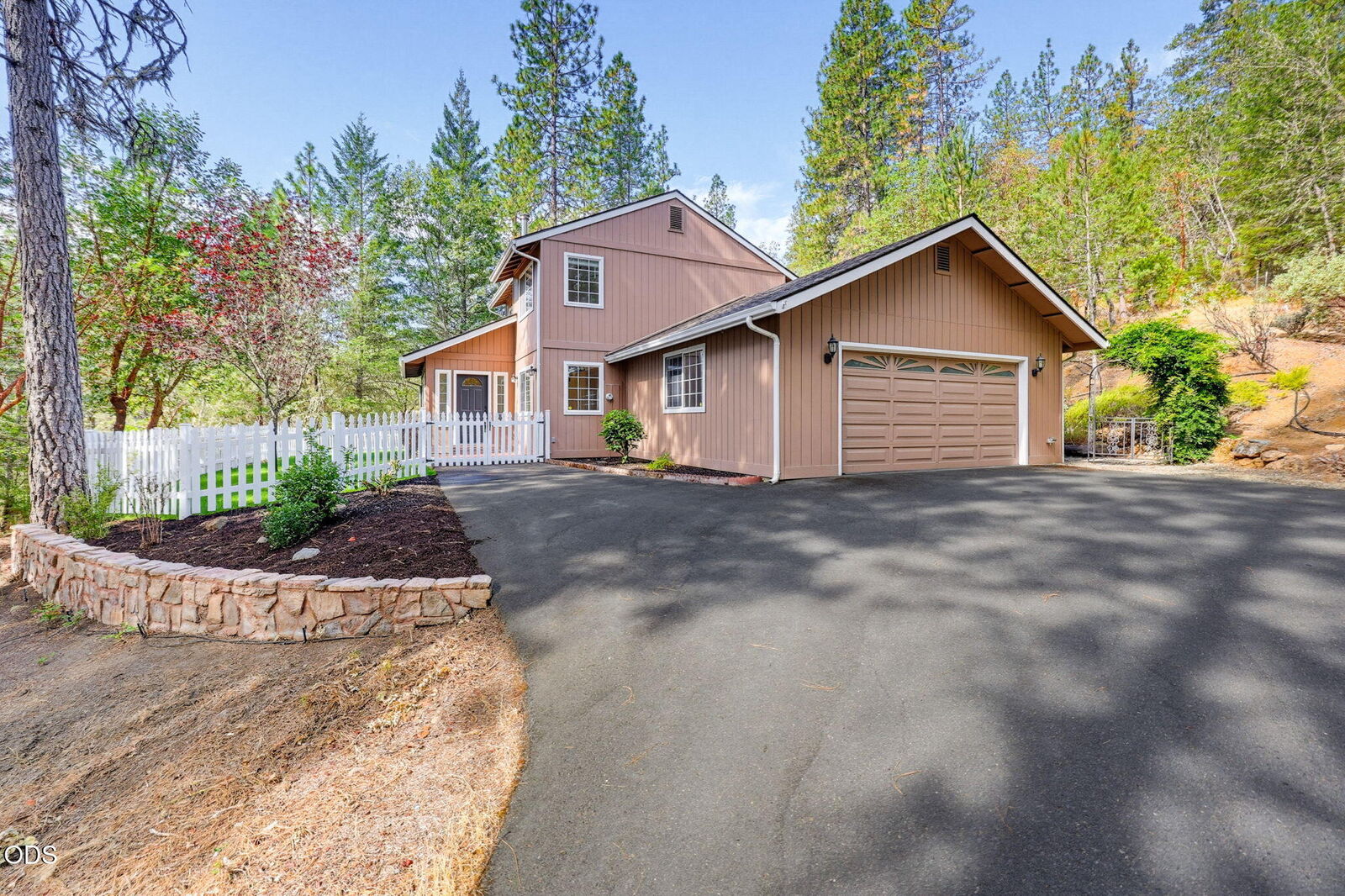 Property Photo:  560 Fish Hatchery Road  OR 97527 