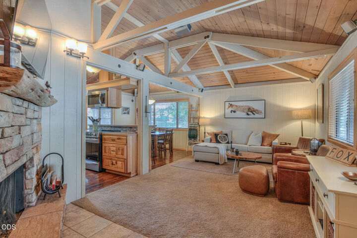 Property Photo:  57077 Fox Lane  OR 97707 