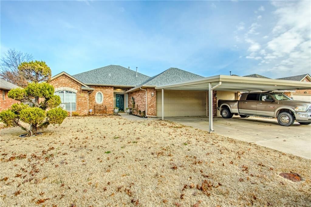 Property Photo: 4869 S Del Aire Drive OK 73115