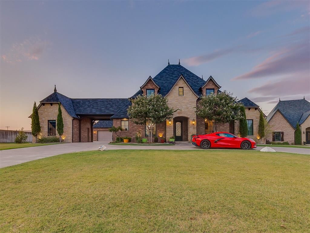 Property Photo:  4213 Paloma Circle  OK 73012 