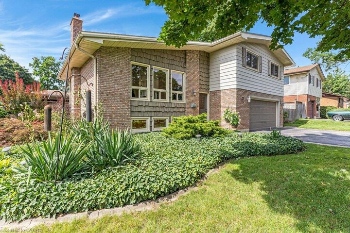 Property Photo:  196 Abraham Street  ON N3H 1H5 
